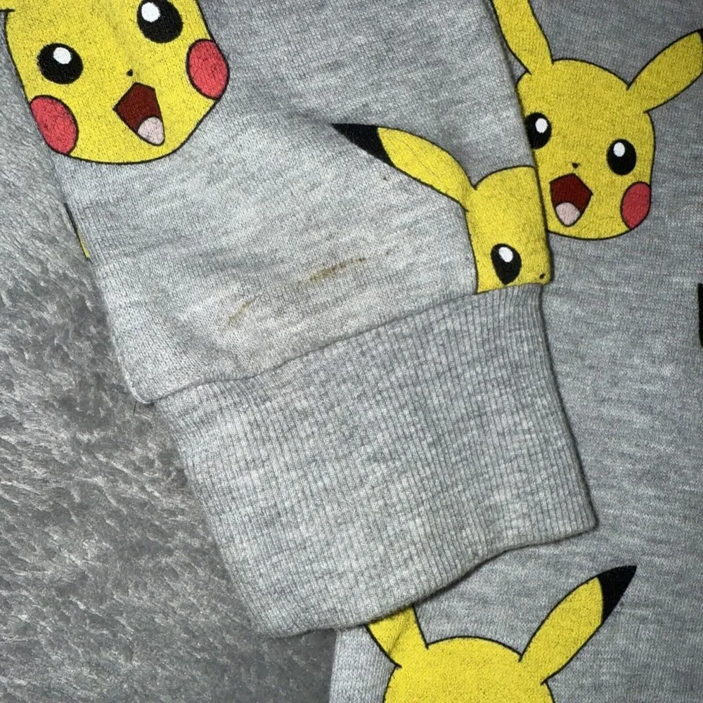 Doe Presents Pokemon Pikachu sweatshirt‎ crewneck Small